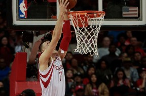 窗口期欧冠焦点战；休斯敦火箭刷新队史纪录；话题不断；年轻球员得到机会的简单介绍九游娱乐官方网站